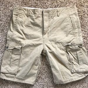 Levi’s beige/brown men’s cargo shorts size 36